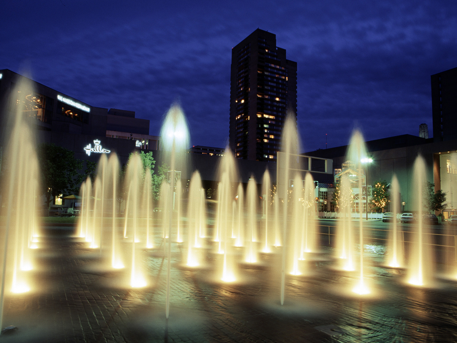 Crown_Center