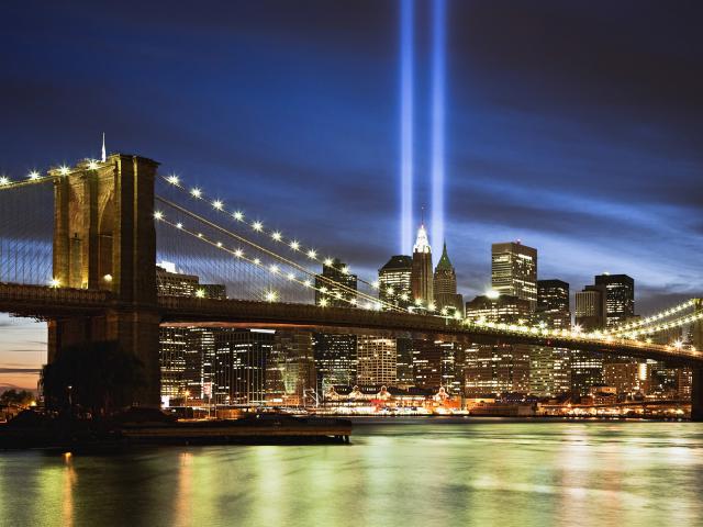 Tribute_in_Light_02