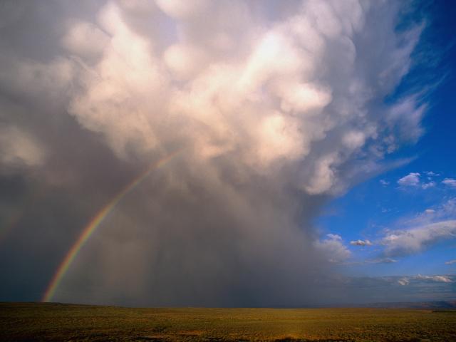 Rainbow_in_the_Clouds