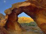 Arch_Rock_Moon_Valley
