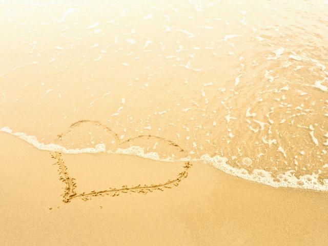 Romance_on_the_Beach