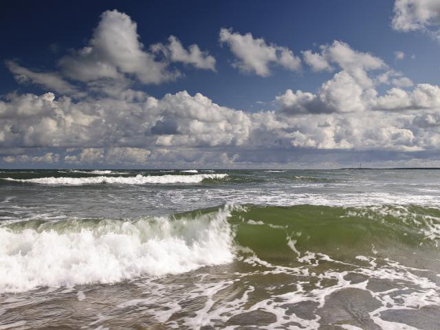 Breaking_Waves