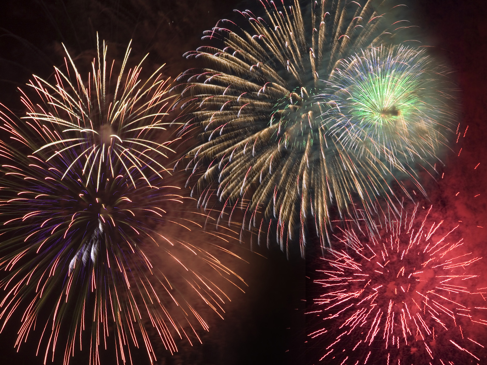 Fireworks_in_Night