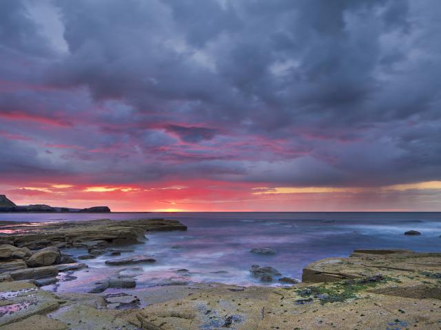 Saltwick_Bay_at
