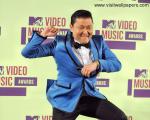 Gangnam_Style_PSY-13
