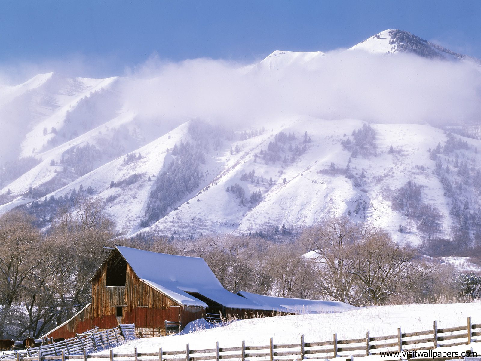 Snowy_Barn