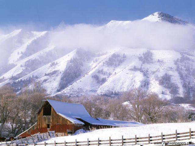 Snowy_Barn