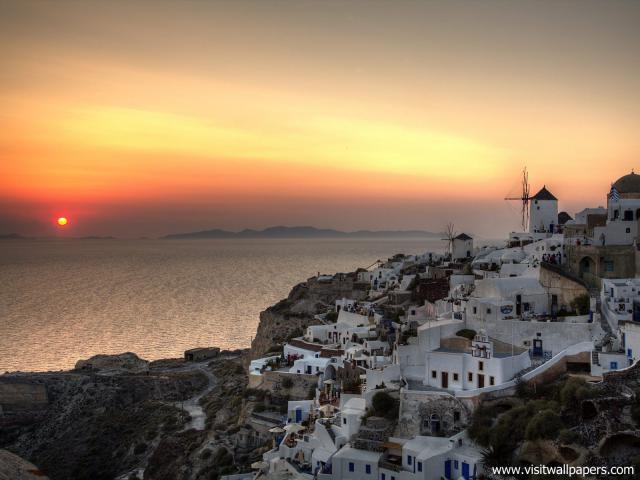 Oia_Sunset_Santorini_Greece