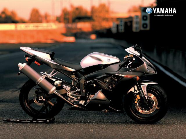 yamaha_r1