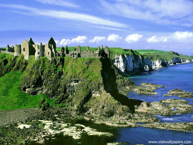 Dunluce_Castle_1