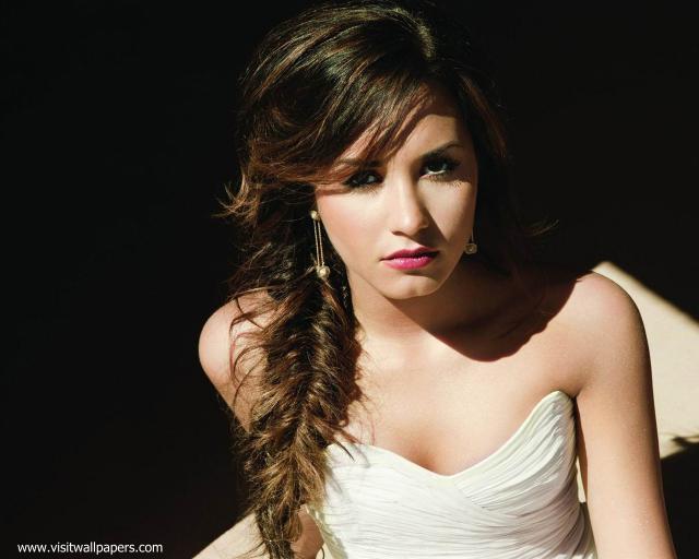 demi_lovato_03