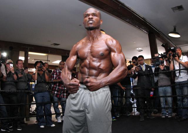Timothy-Bradley_05