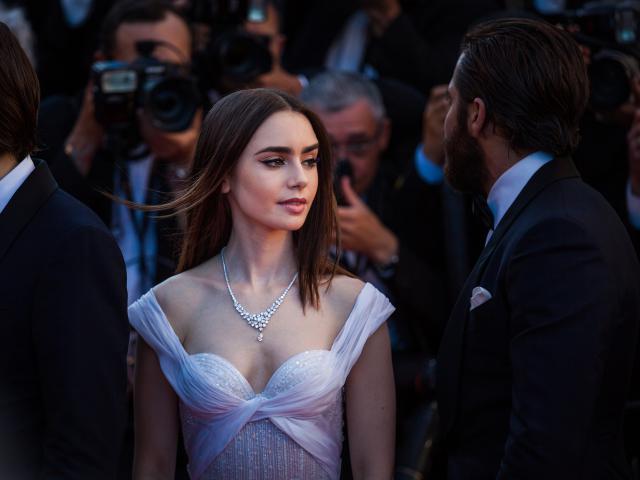 Lily_Collins_24
