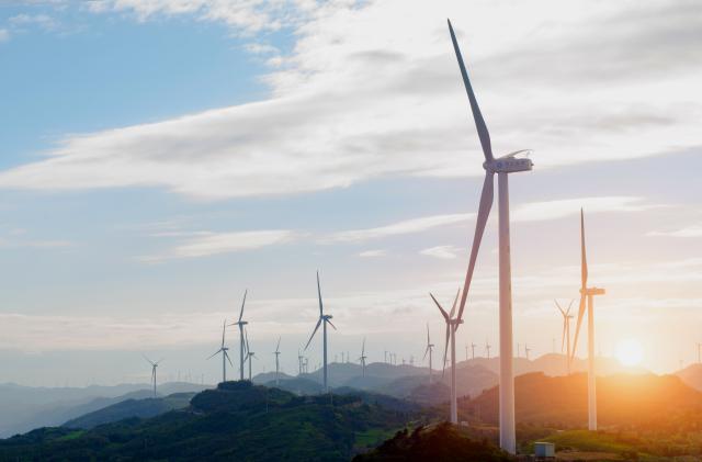 wind_turbines_38