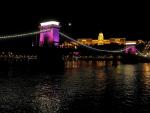 Breat_Cancer_Awareness_March_Chain_Bridge_Budapest_Hungary