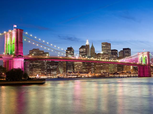 Brooklyn_Bridge_in_Pink_New_York