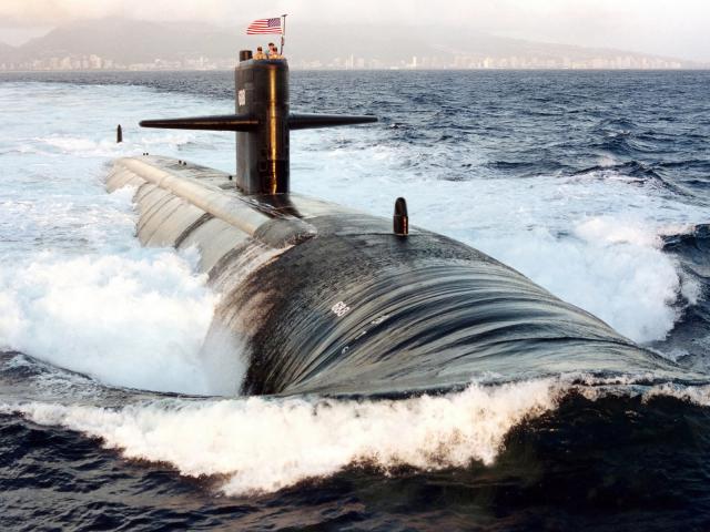 US_Navy_Submarine_USS_Los_Angeles_Oahu_Hawaii