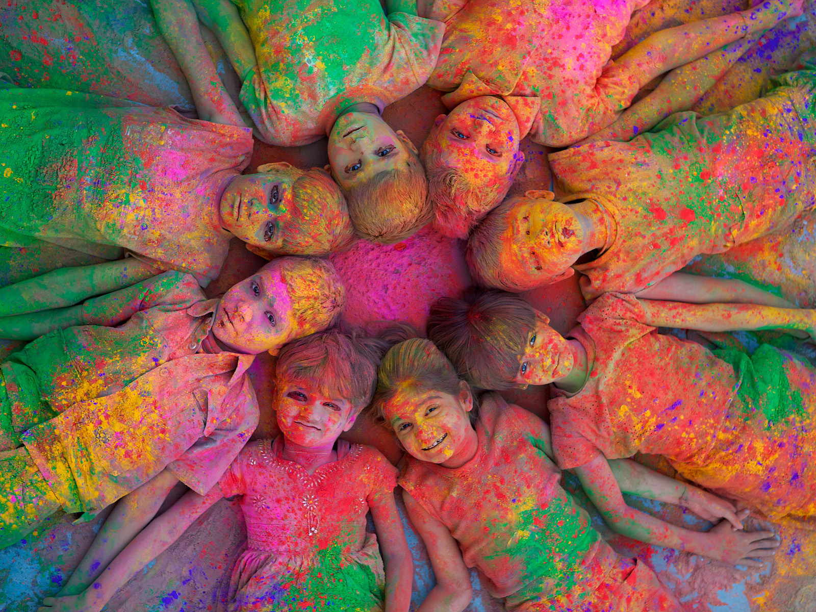 Colors_of_Holi