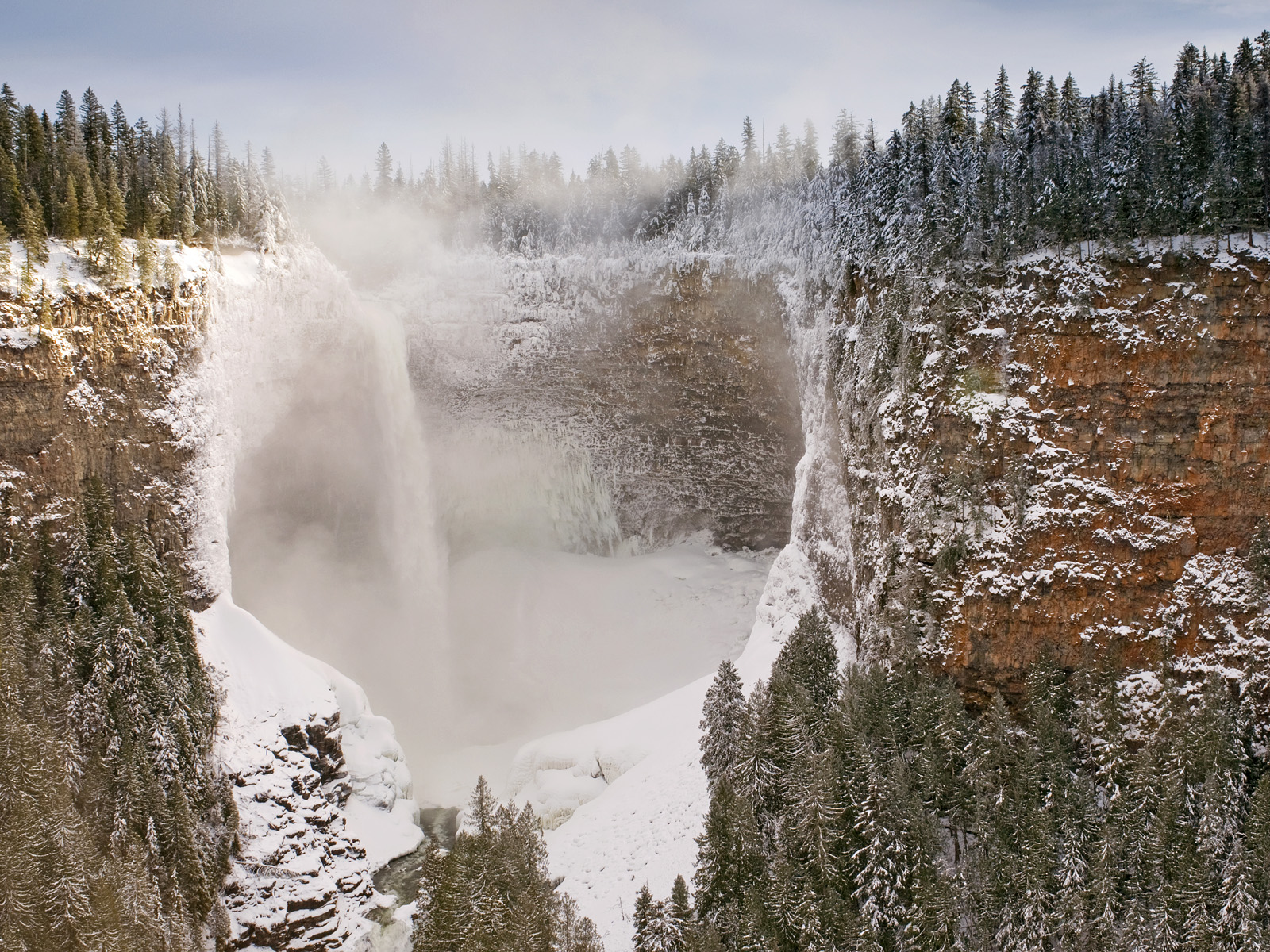 Helmcken_Falls_Near
