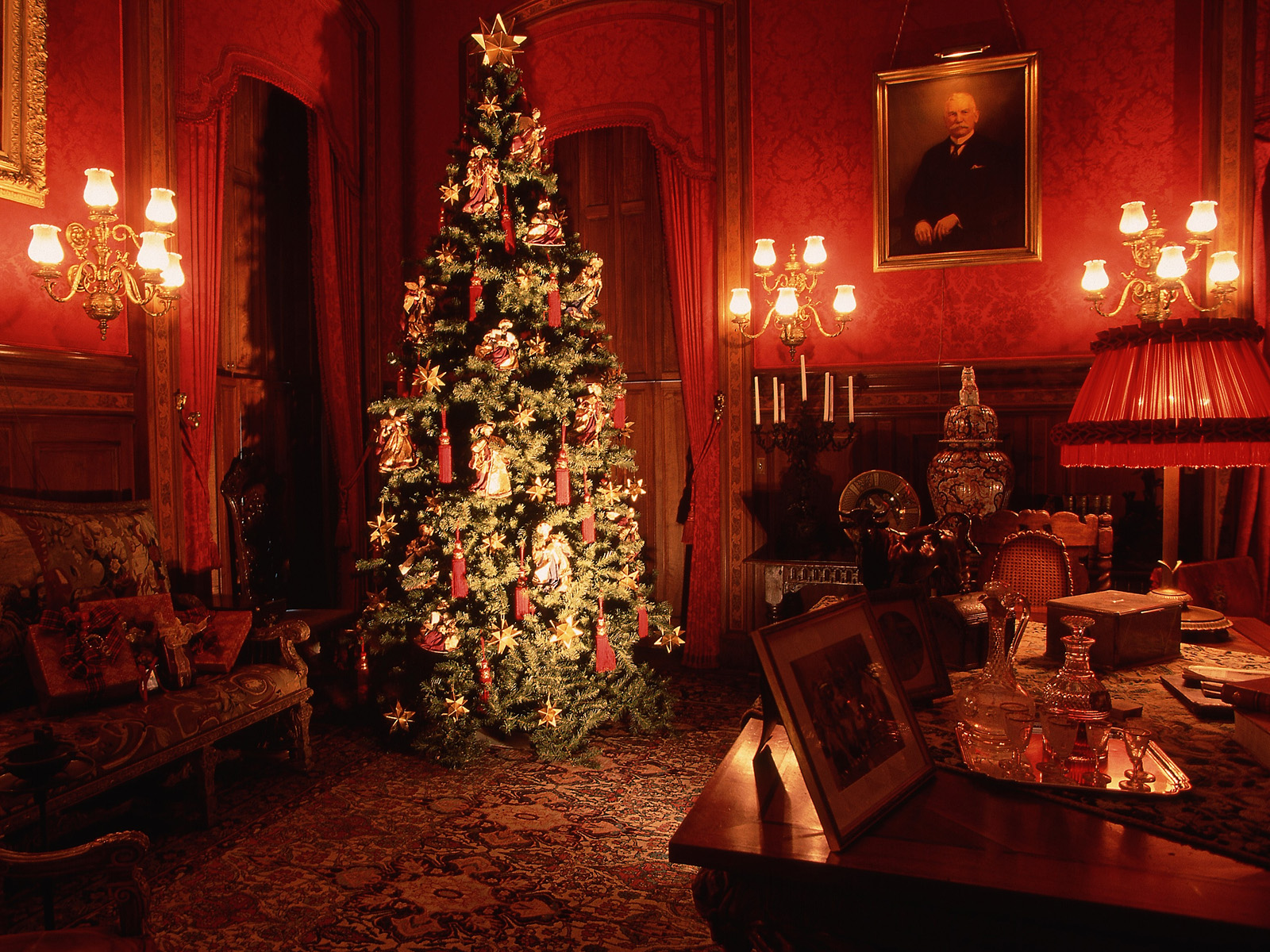 Christmas_at_the_Elms